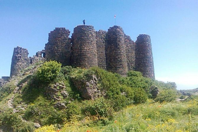 Amberd (Saghmosavank,Armenian alphbet monument) - Saghmosavank and Amberd together: a two-tone cultural stop