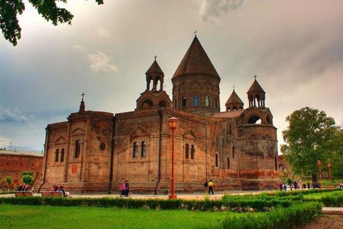 Echmiadzin, Zvartnots, Khor Virap - How the Day Feels With Pickup, Air-Conditioning, and Real-World Guidance