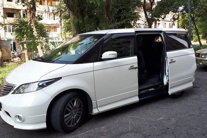 Yerevan city-Zvartnots airport transfer - Timing tips: plan for traffic, not optimism